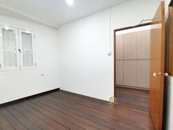 100 Am (D2), Office #517811311